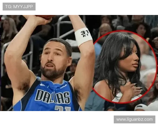 小波特女友现身赛场为独行侠加油引发热议与关注